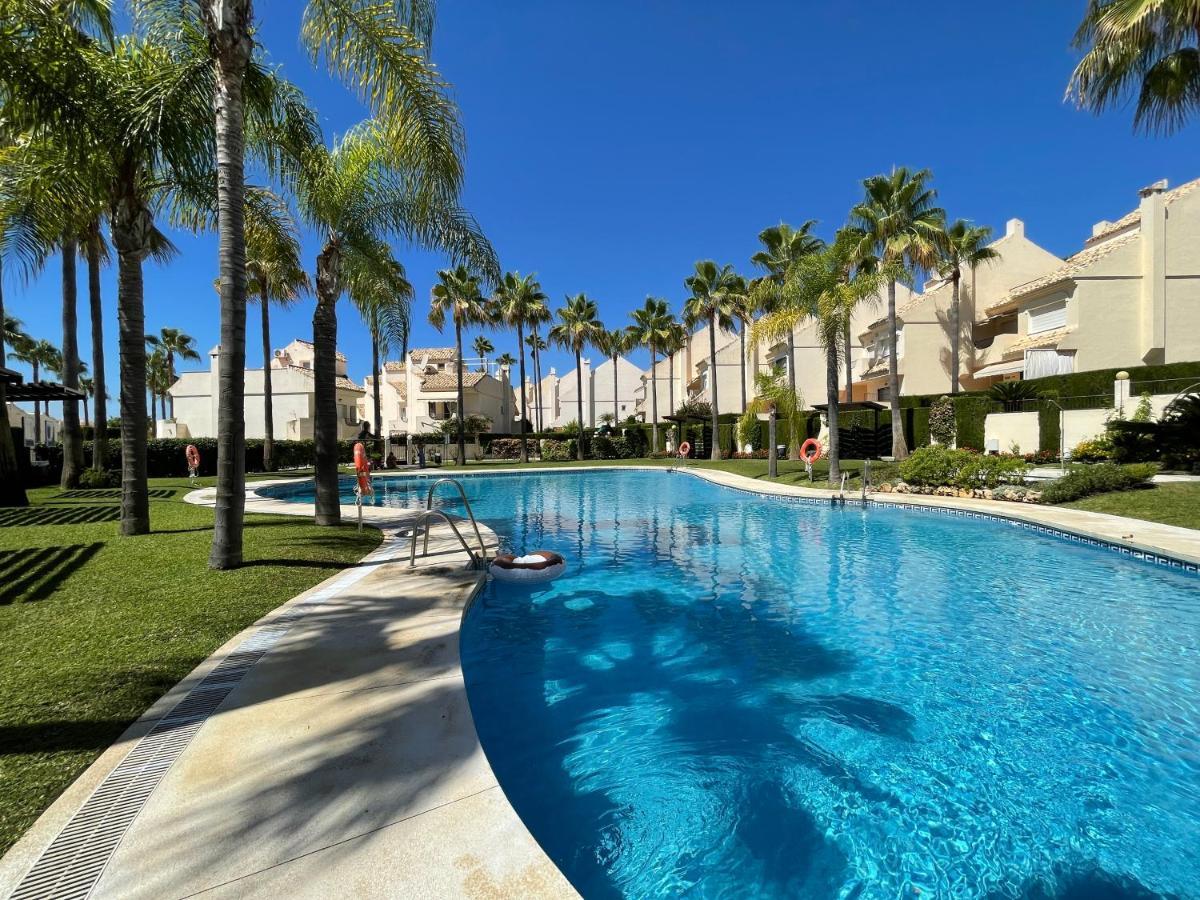 El Arenal Townhouse By The With Swimming Pool - Eaw Homes Сasa de vacaciones Marbella